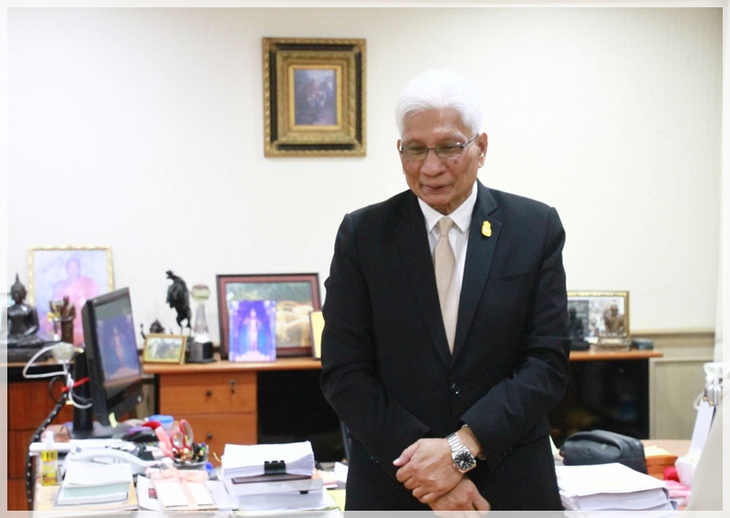 ﻿ปลัดกระทรวงยุติธรรมนำคณะผู้บริหารในสังกัดกระทรวงยุติธรรม อวยพรปีใหม่ รัฐมนตรีประจำสำนักนายกรัฐมนตรี 